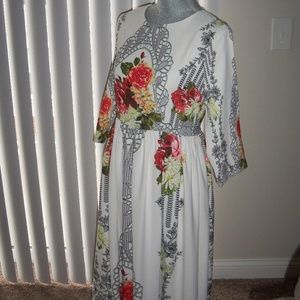 Dainty Jewells Dress Size Medium!!
